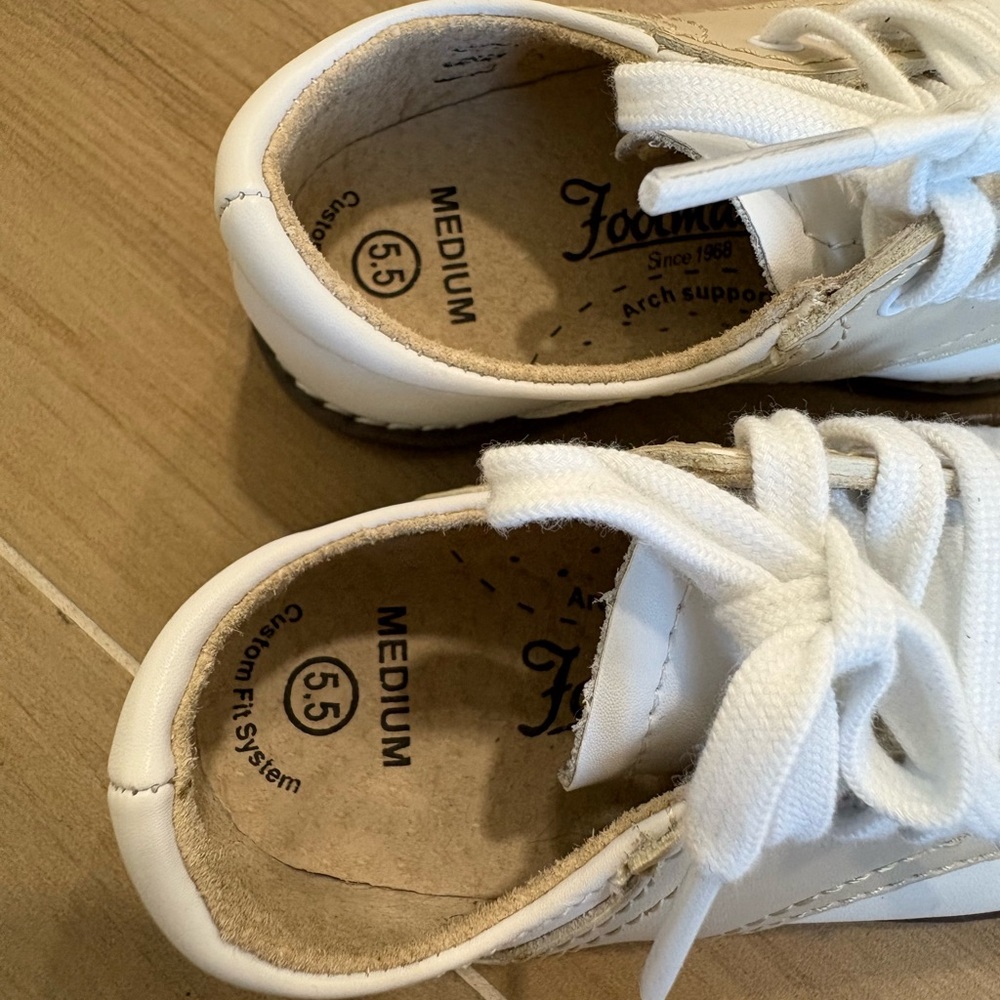 FootMates White and Tan Kids Dress Shoes - Picture 2 of 4